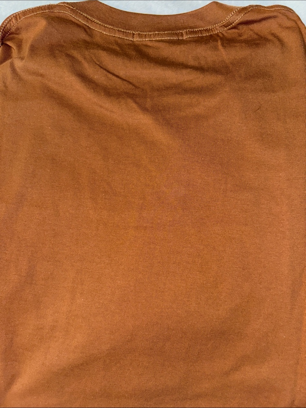 Brand New !! Brown Short-Sleeve Graphic Logo Tee with Multicolor Motifs - Picture 3 of 3